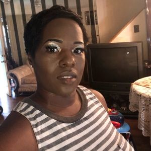 Meet your Posher, Annette